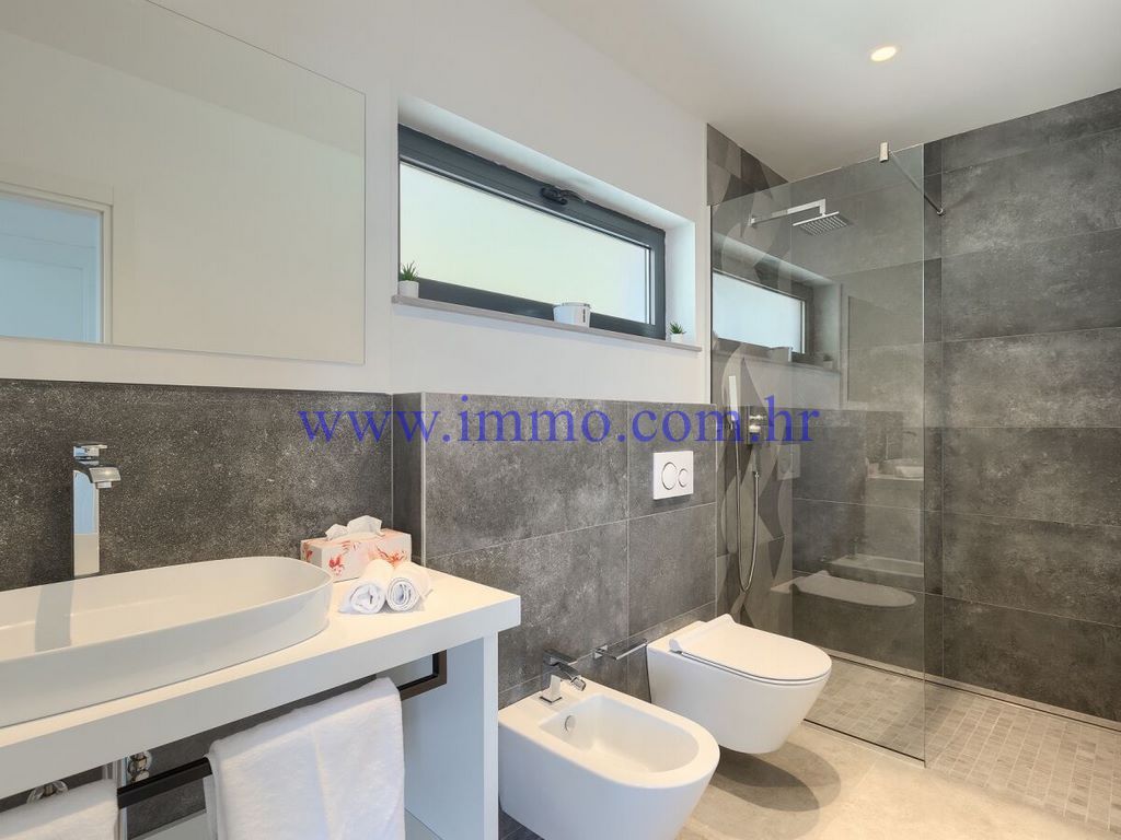 Вилла в Опатии, Хорватия, 255 м² - фото 8