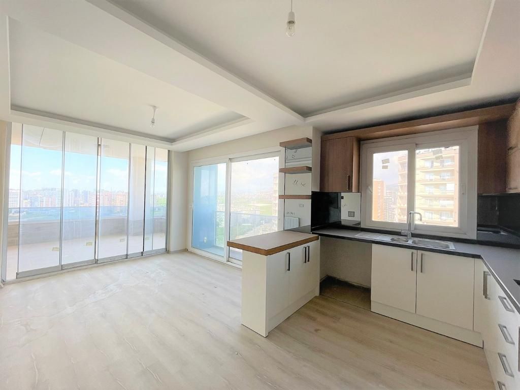 Квартира в Мерсине, Турция, 190 м² - фото 1
