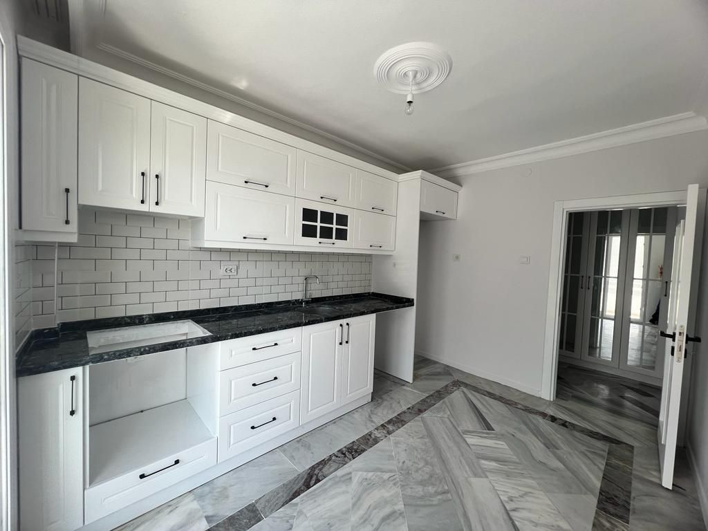 Квартира в Мерсине, Турция, 180 м² - фото 1