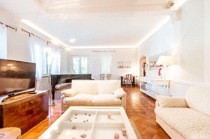 Вилла в Форте деи Марми, Италия, 470 м² - фото 12