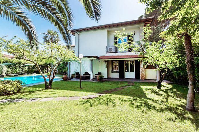 Вилла в Форте деи Марми, Италия, 470 м² - фото 5