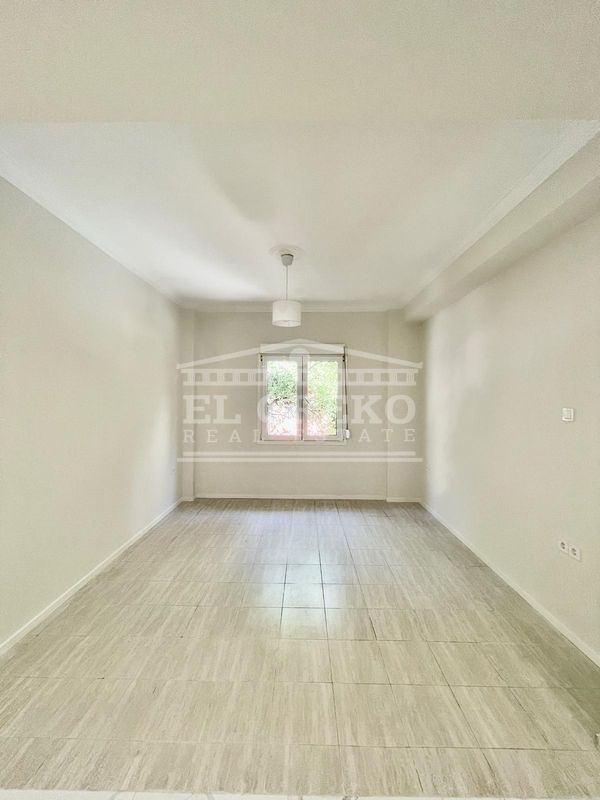 Студия в Афинах, Греция, 25 м² - фото 1