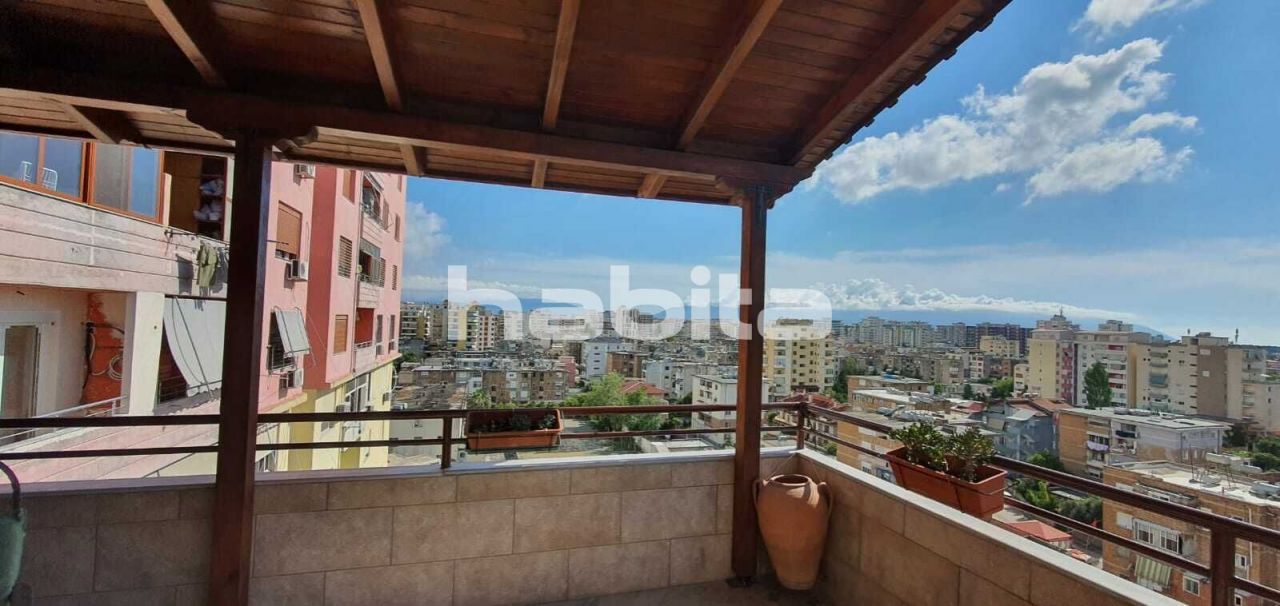 Апартаменты во Влёре, Албания, 240 м2 - фото 1