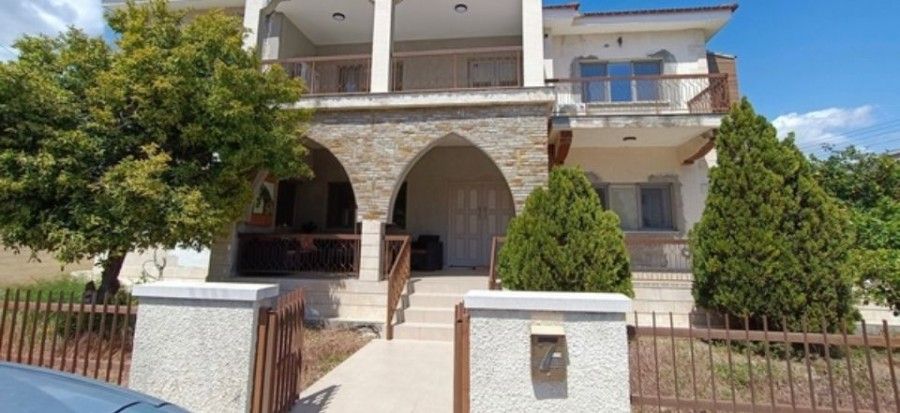 Вилла в Ларнаке, Кипр, 284 м2 - фото 1
