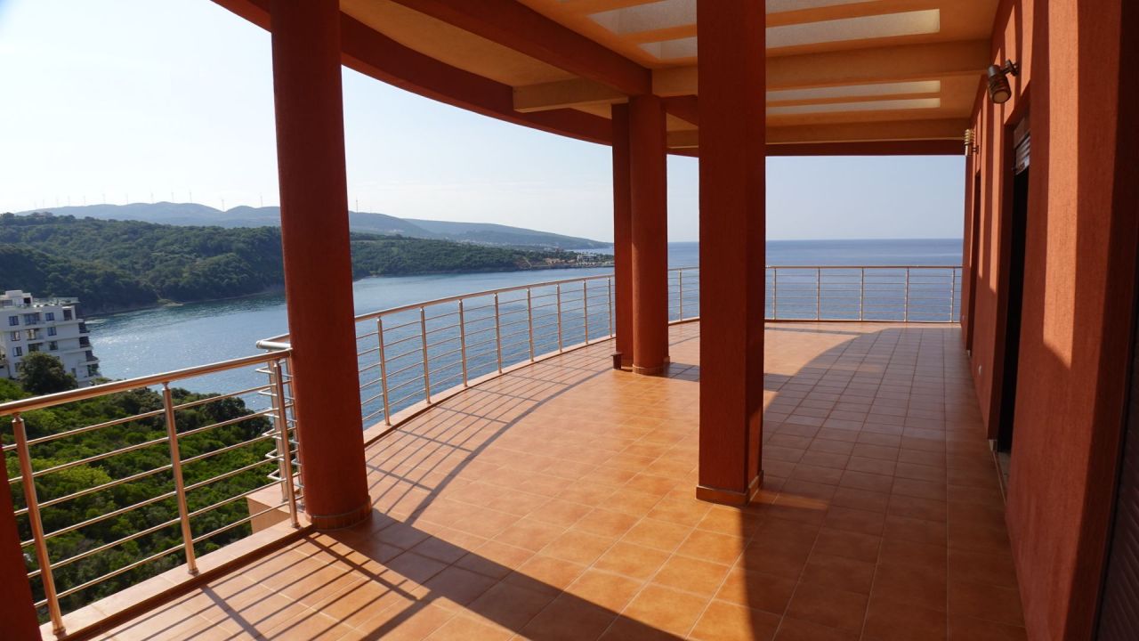 Квартира в Добра Воде, Черногория, 227 м² - фото 15