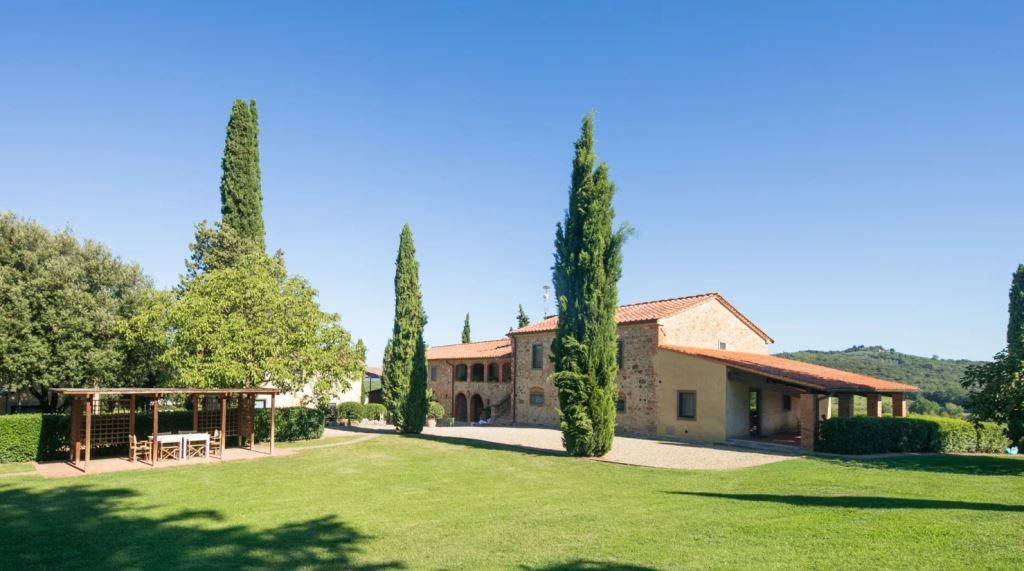 Доходный дом в Ареццо, Италия, 1 500 м² - фото 6