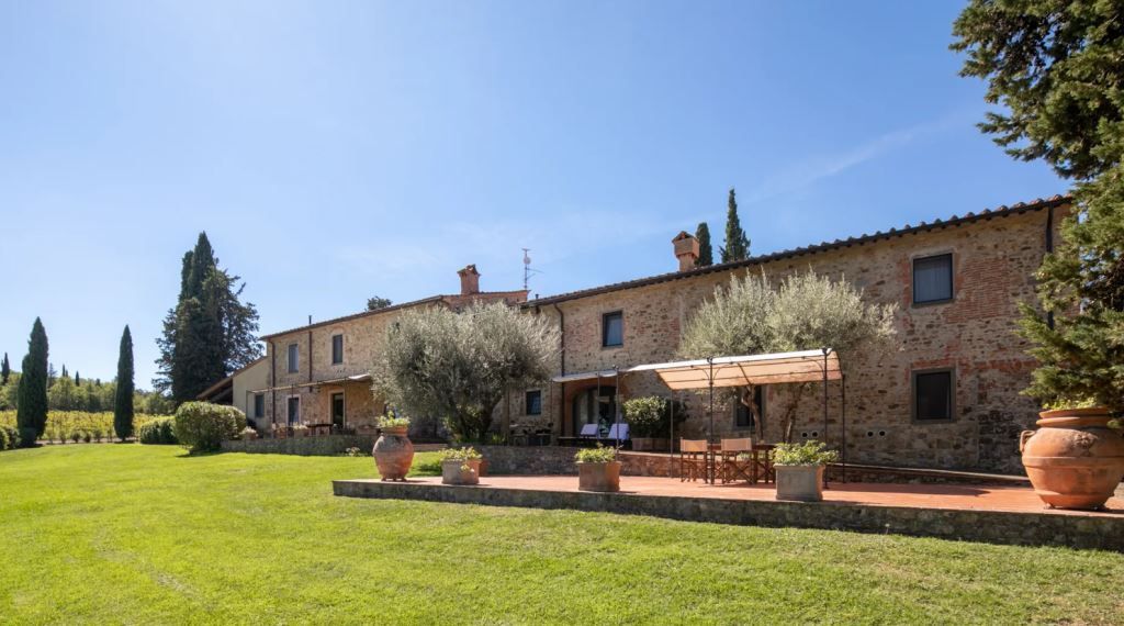 Доходный дом в Ареццо, Италия, 1 500 м² - фото 3