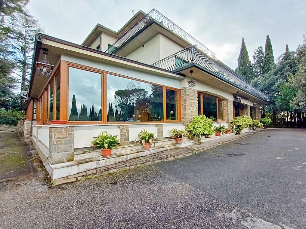 Отель, гостиница во Флоренции, Италия, 1 800 м² - фото 2