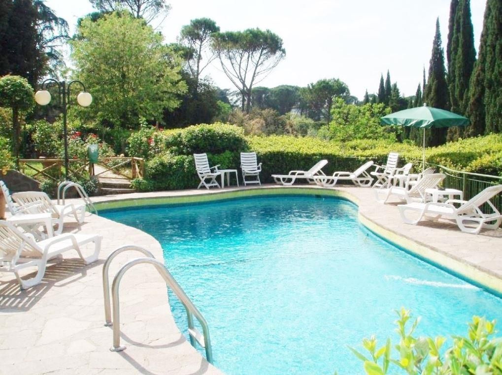 Отель, гостиница во Флоренции, Италия, 1 800 м² - фото 6