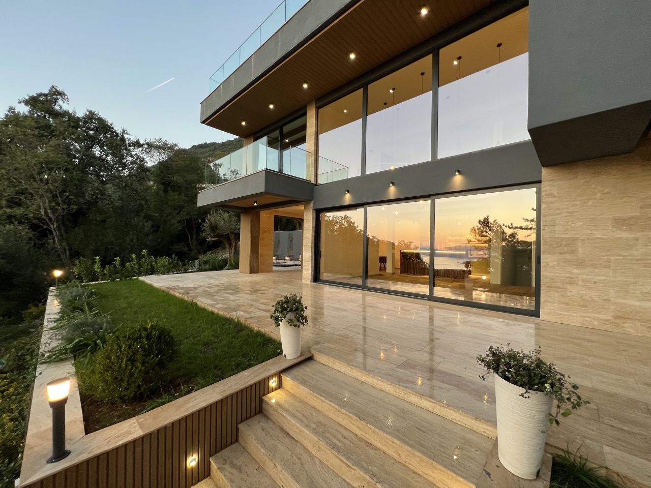 Вилла в Тивате, Черногория, 480 м² - фото 2