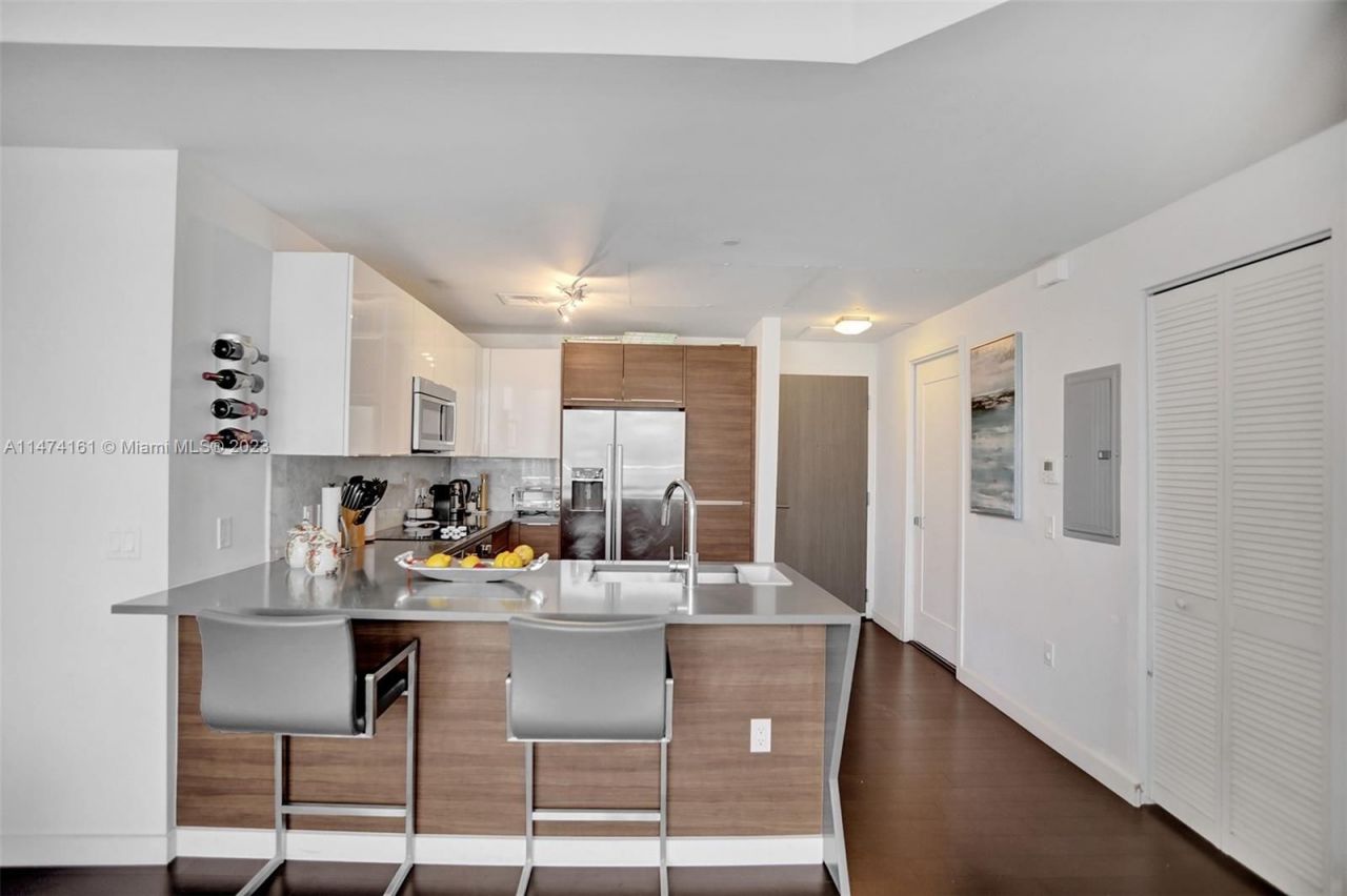 Квартира в Майами, США, 75 м² - фото 2