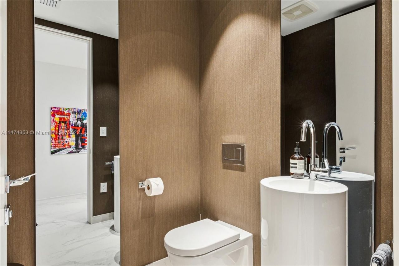 Квартира в Майами, США, 400 м² - фото 16