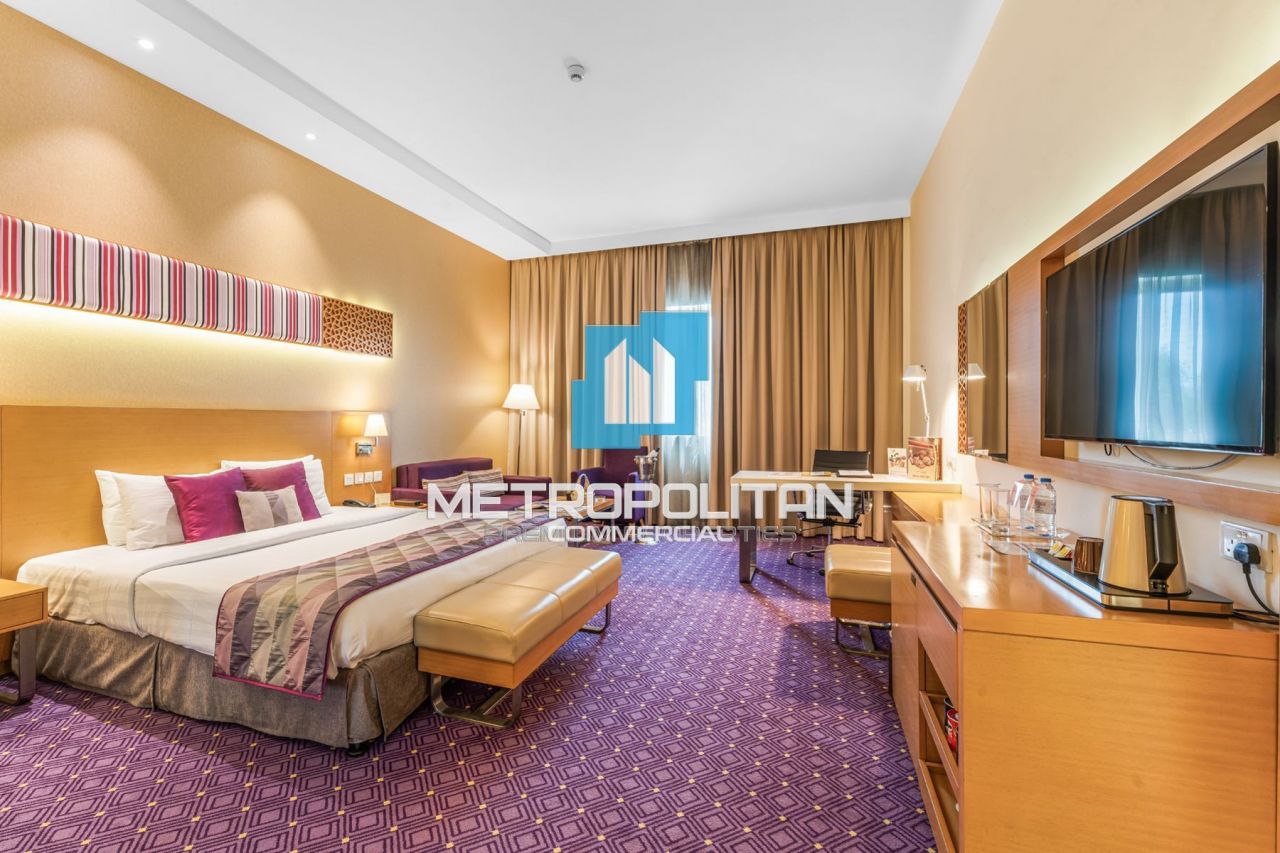 Отель, гостиница в Дубае, ОАЭ, 9 370 м² - фото 1