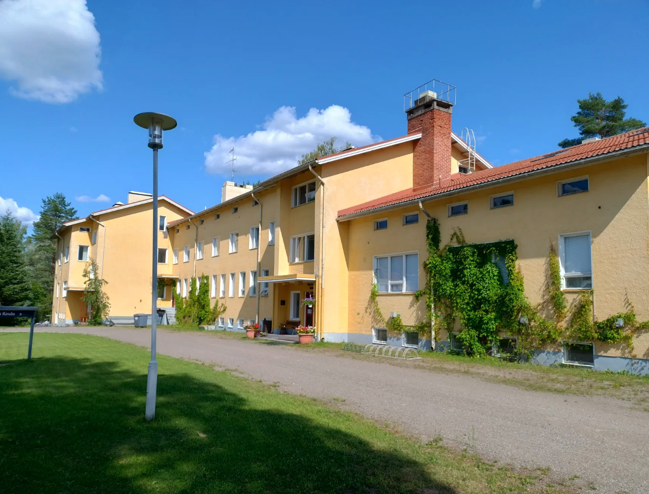 Коммерческая недвижимость в Лаппеенранте, Финляндия, 2 440 м2 - фото 1