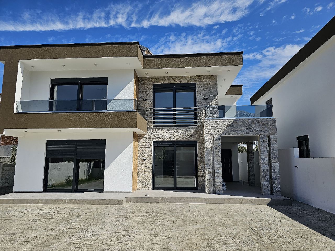 Вилла в Баре, Черногория, 200 м² - фото 2