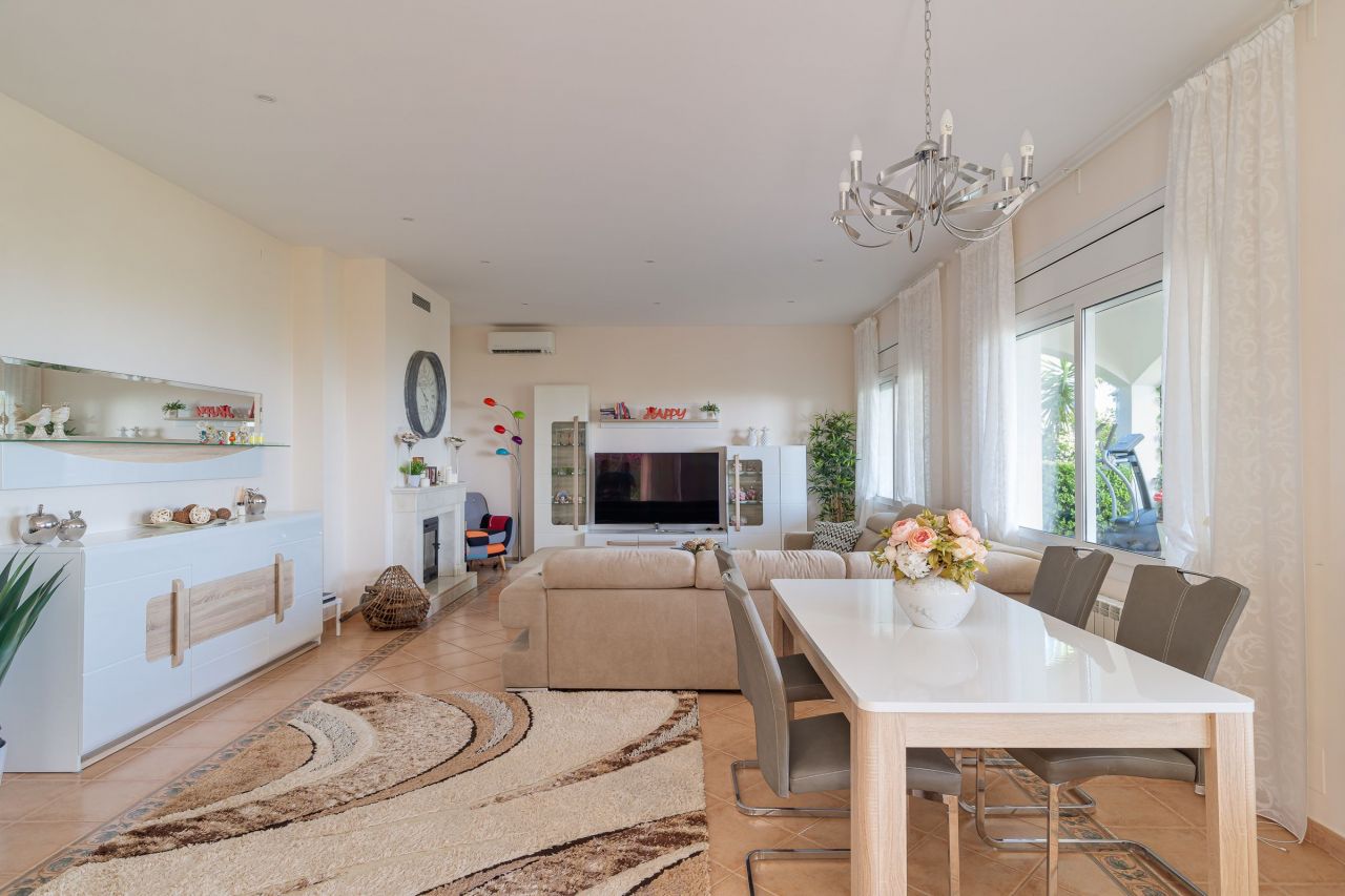 Вилла в Сан-Поль-де-Мар, Испания, 361 м² - фото 13