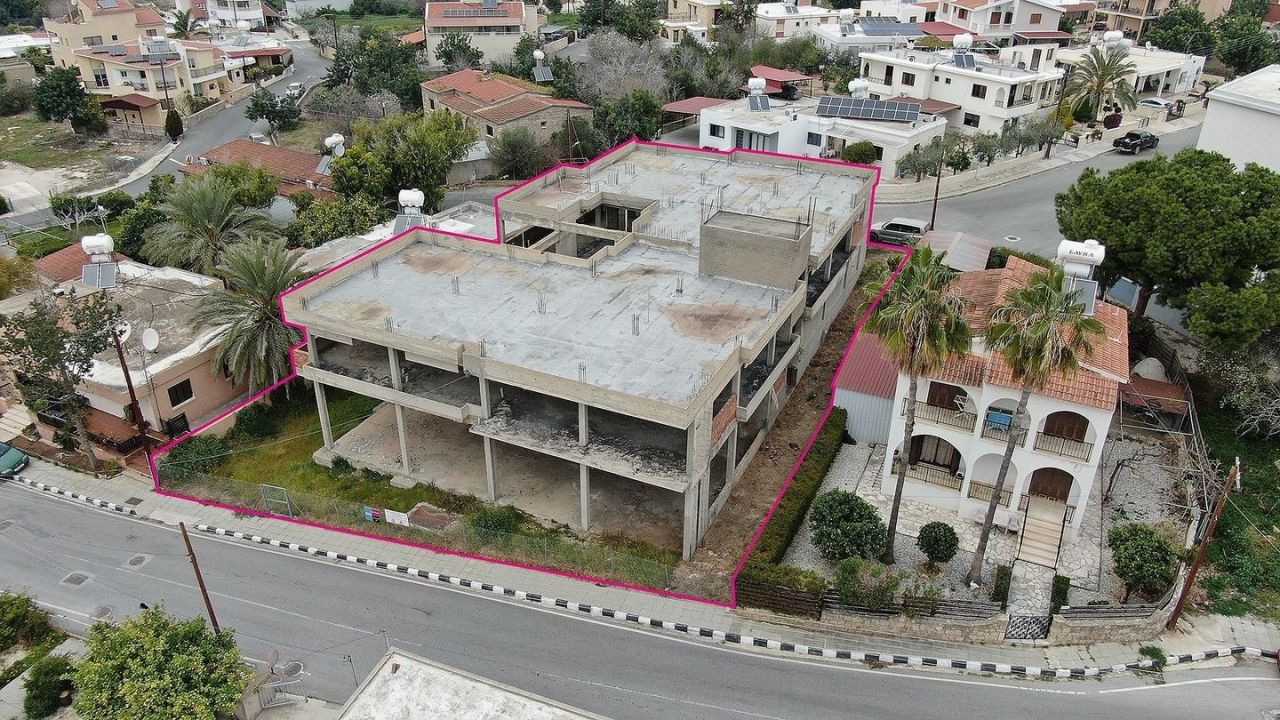 Коммерческая недвижимость в Пафосе, Кипр, 1 182 м2 - фото 1