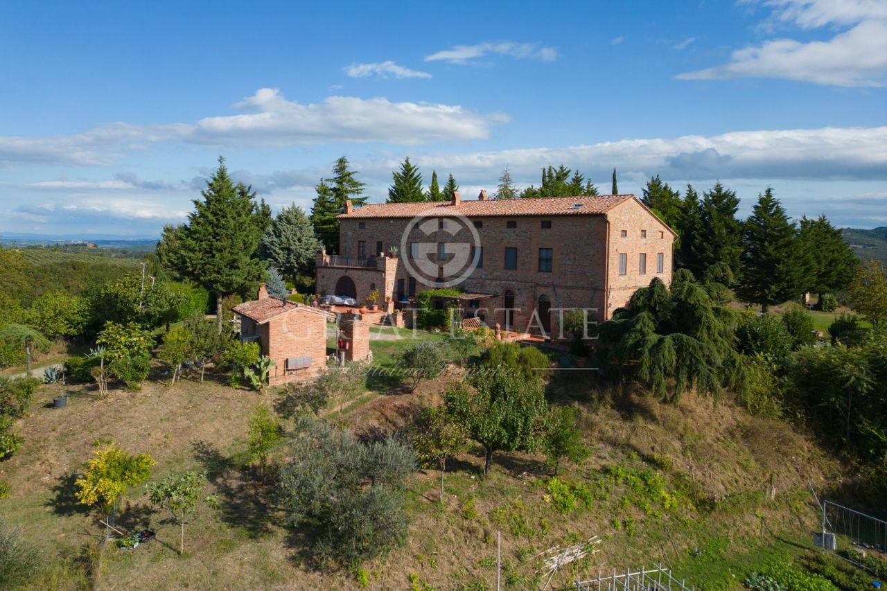 Дом в Читта-делла-Пьеве, Италия, 710.75 м2 - фото 1