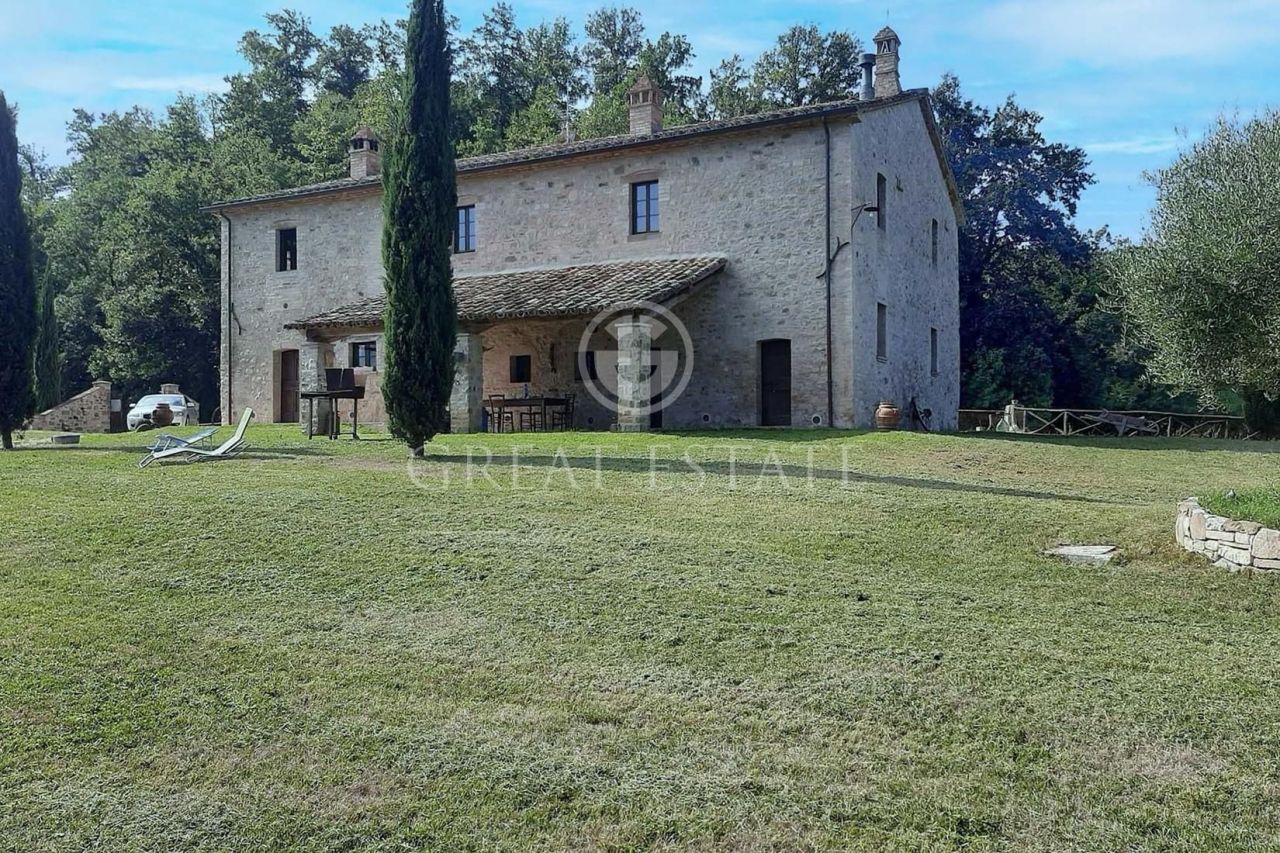 Дом в Умбертиде, Италия, 425.95 м2 - фото 1