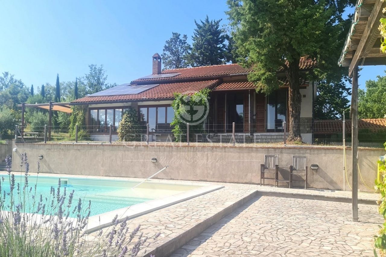 Дом в Фикулле, Италия, 4.5 Га - фото 1