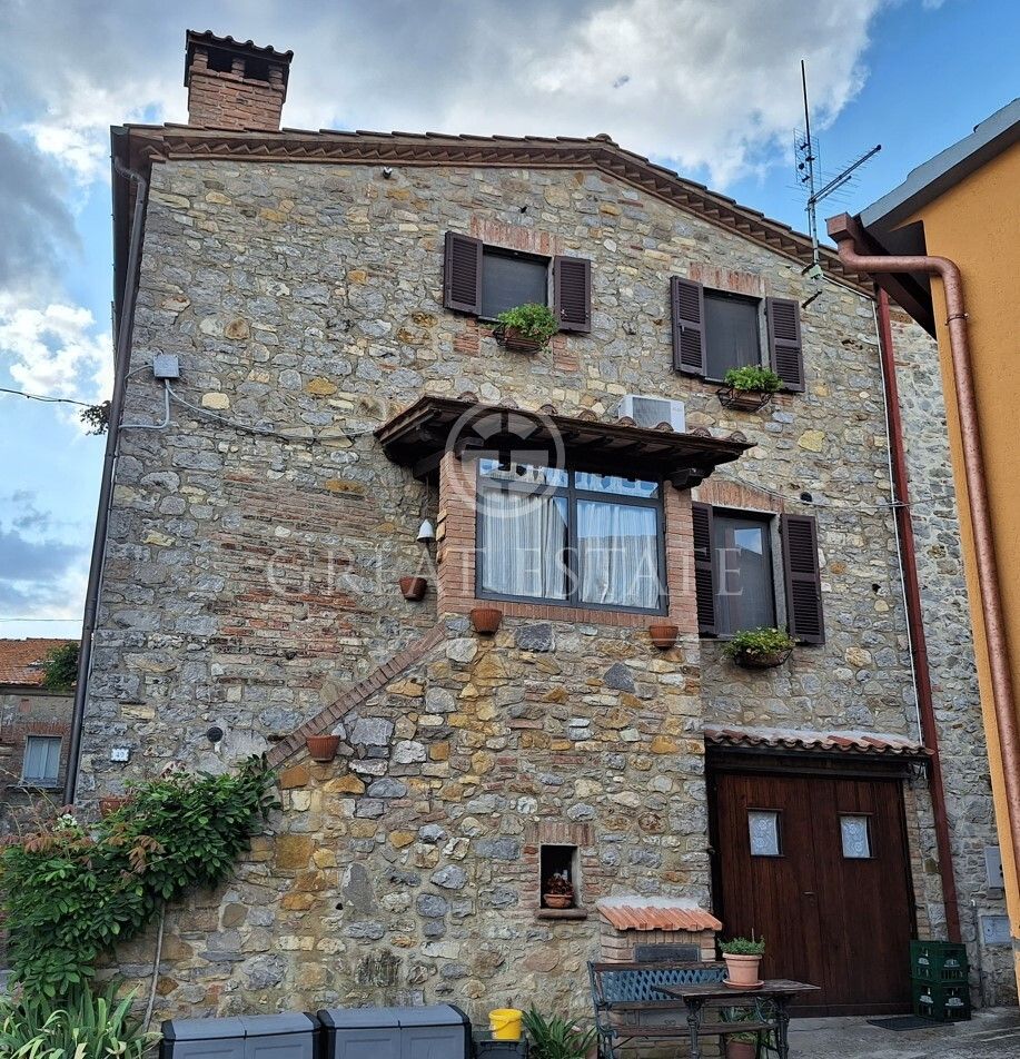 Квартира в Монтегаббьоне, Италия, 101.2 м² - фото 1
