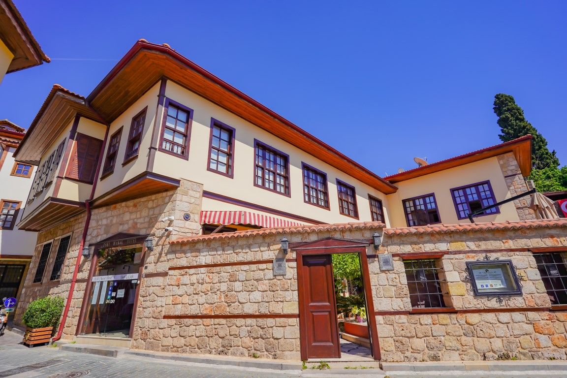 Коммерческая недвижимость в Ларе, Турция, 1 000 м2 - фото 1