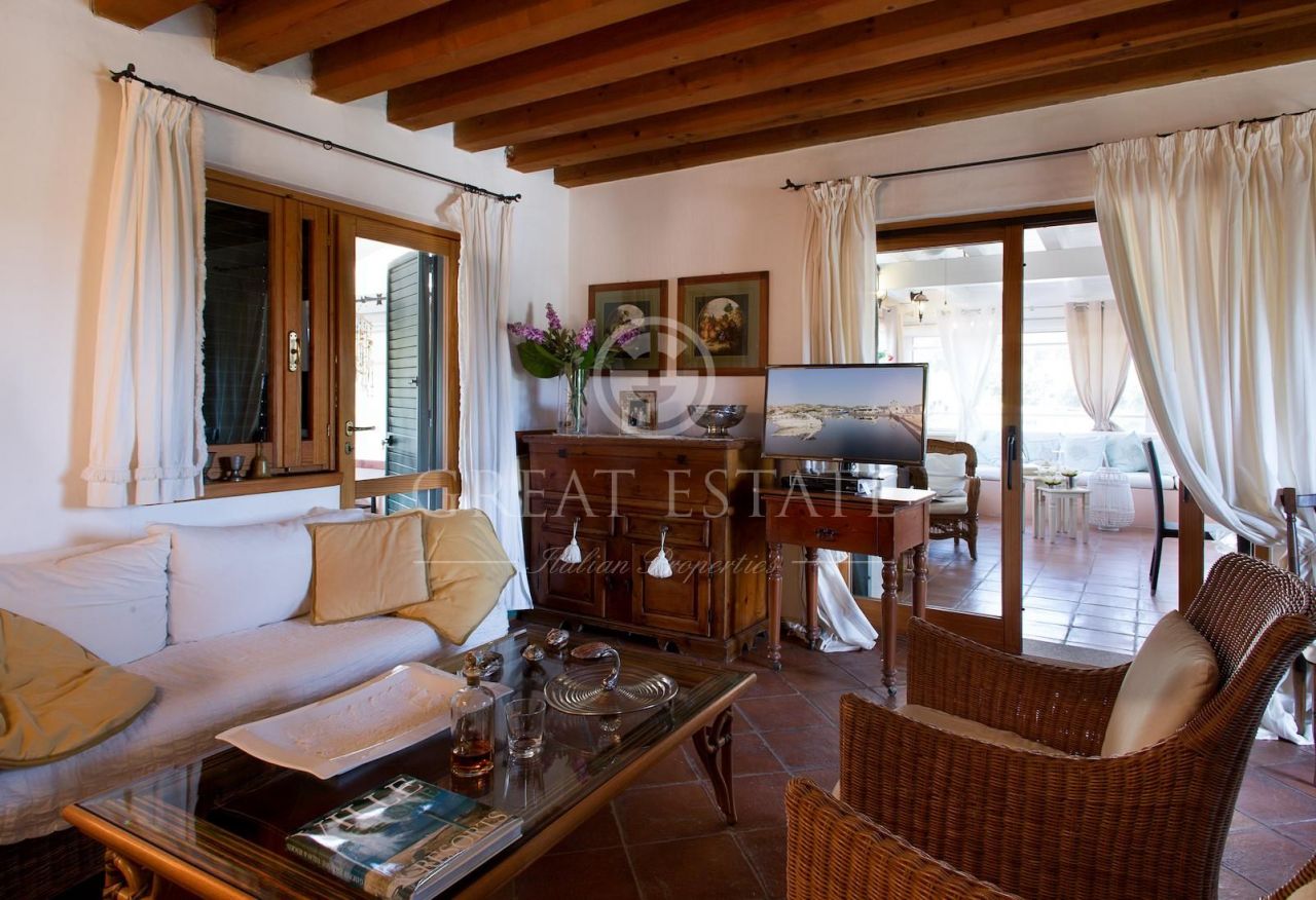 Вилла в Сассари, Италия, 382.9 м² - фото 9