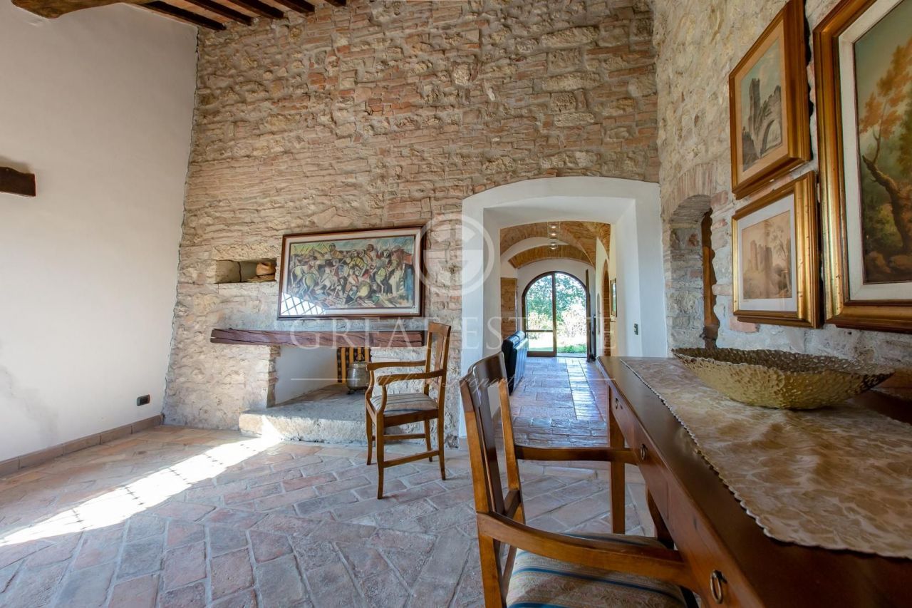 Дом в Тоди, Италия, 628.8 м² - фото 13