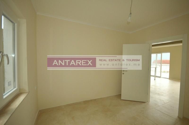 Апартаменты в Херцег-Нови, Черногория, 104 м² - фото 4