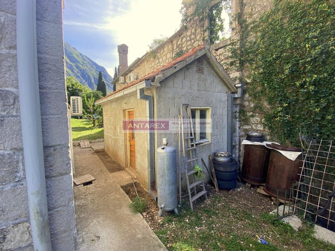 Вилла в Рисане, Черногория, 302 м² - фото 14