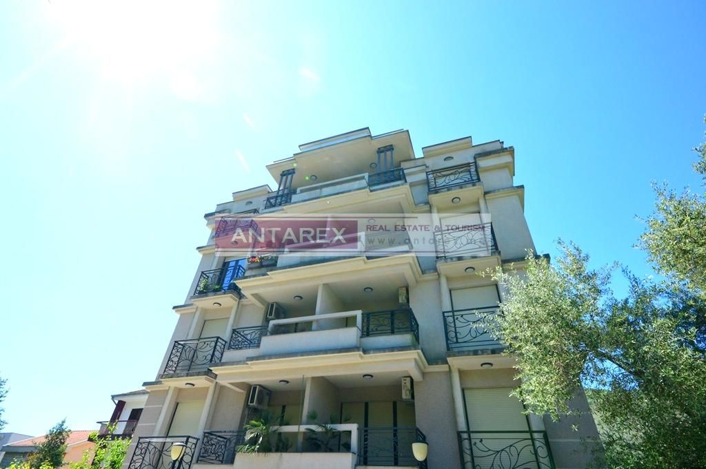 Апартаменты в Игало, Черногория, 115 м2 - фото 1