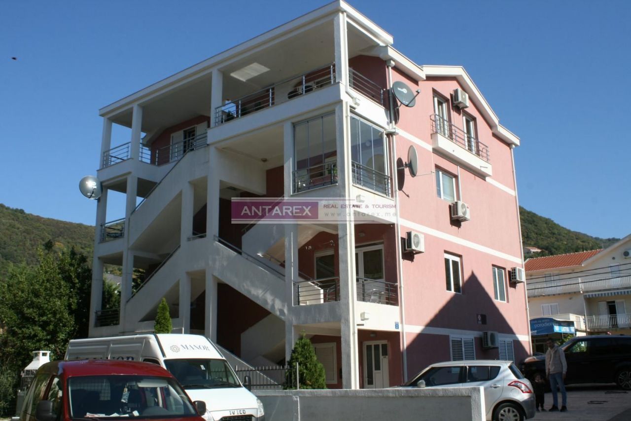Апартаменты в Тивате, Черногория, 117 м2 - фото 1