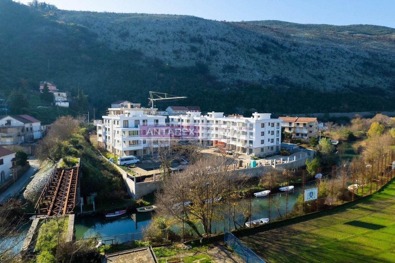 Апартаменты в Игало, Черногория, 42.8 м2 - фото 1