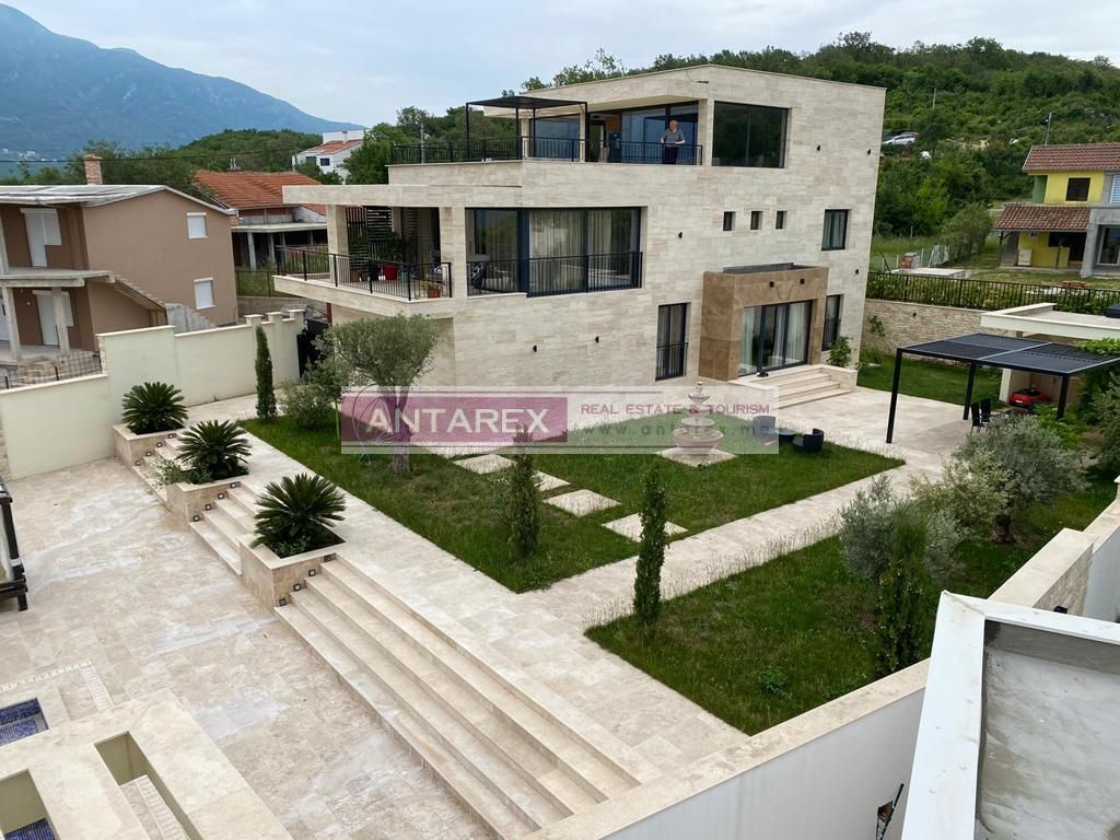 Вилла в Радановичах, Черногория, 460 м² - фото 1