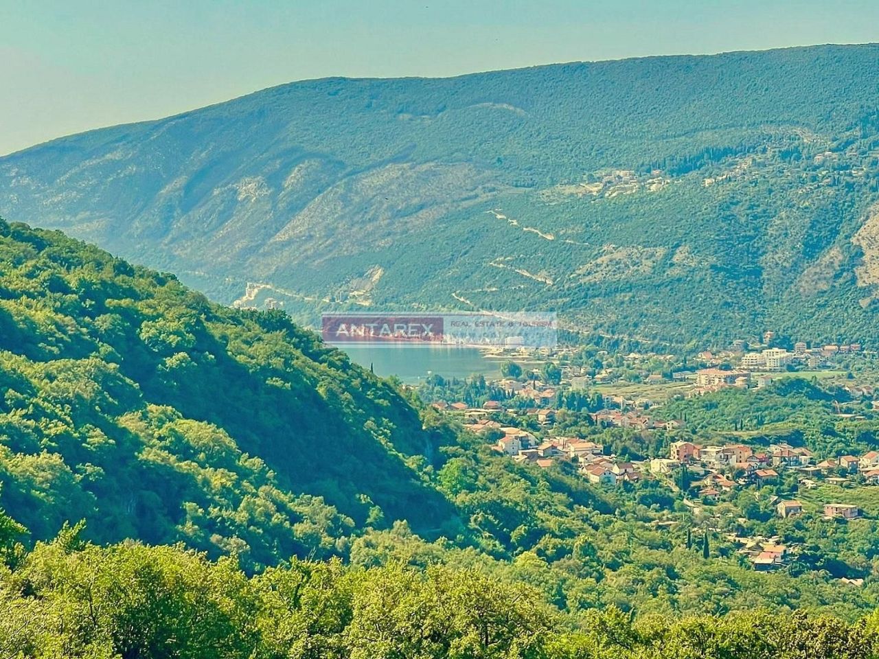 Вилла в Херцег-Нови, Черногория, 79 м2 - фото 1