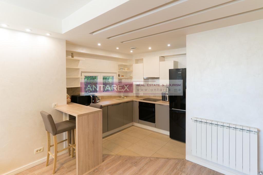 Апартаменты в Тивате, Черногория, 93 м² - фото 2