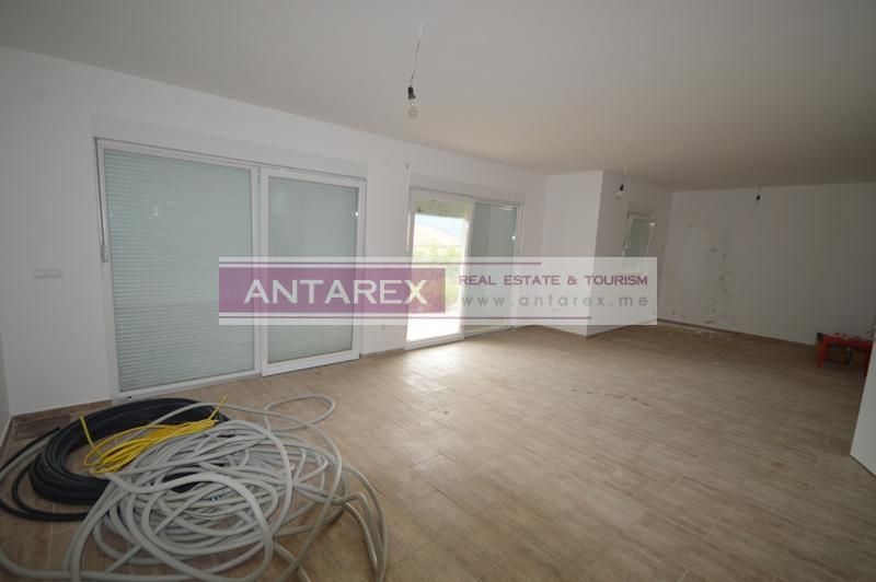 Вилла в Игало, Черногория, 223 м² - фото 2