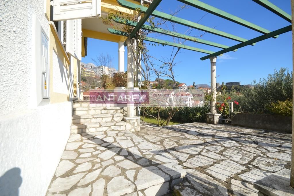 Вилла в Херцег-Нови, Черногория, 90 м² - фото 2