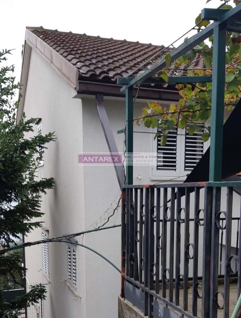 Вилла в Херцег-Нови, Черногория, 118 м² - фото 2