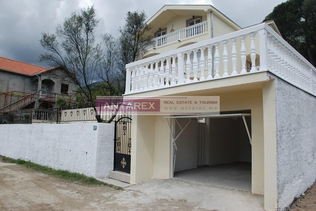 Вилла в Херцег-Нови, Черногория, 275 м² - фото 2