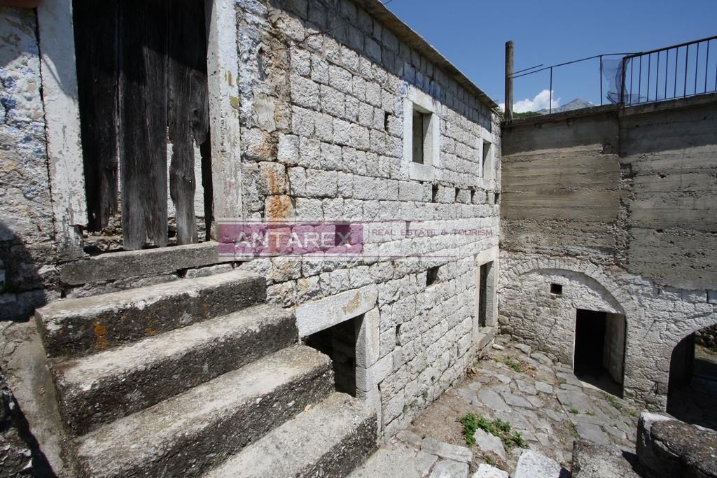 Вилла в Игало, Черногория, 101 м² - фото 2