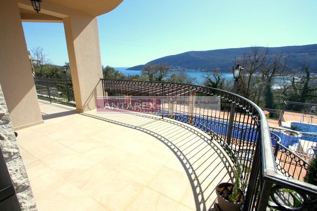 Апартаменты в Херцег-Нови, Черногория, 79 м² - фото 2