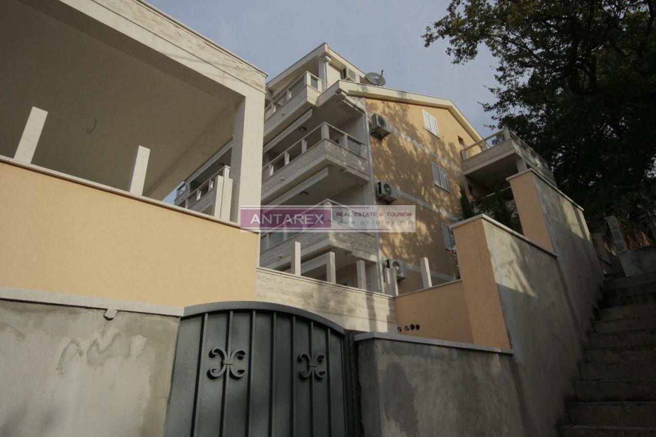 Апартаменты в Тивате, Черногория, 95 м² - фото 2