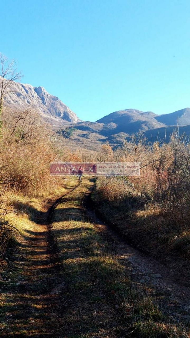 Земля в Которе, Черногория, 16 000 м² - фото 2