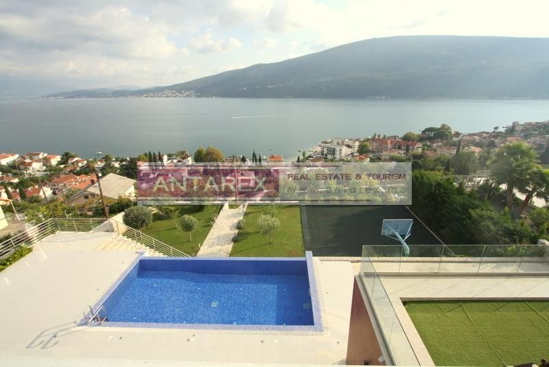 Вилла в Дженовичах, Черногория, 647 м² - фото 2