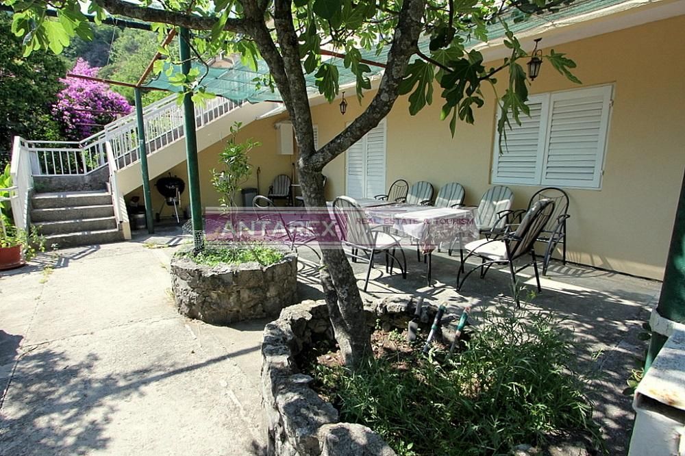 Вилла в Игало, Черногория, 394 м² - фото 2