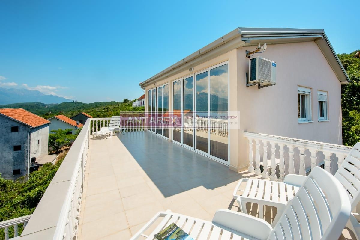 Вилла в Крашичах, Черногория, 260 м² - фото 2