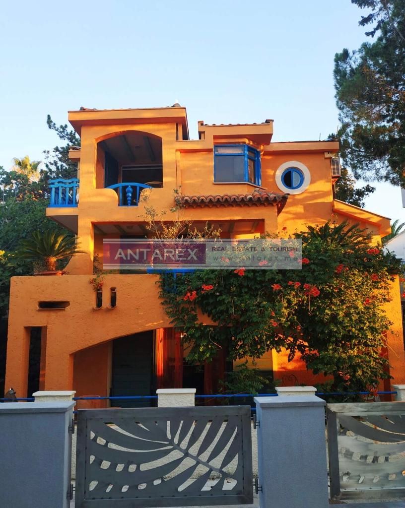 Вилла в Крашичах, Черногория, 200 м² - фото 2