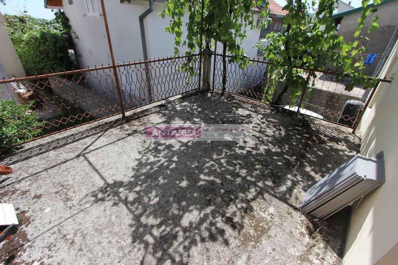 Вилла в Херцег-Нови, Черногория, 77 м² - фото 2