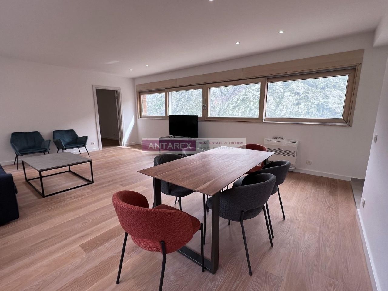 Апартаменты в Шкальяри, Черногория, 658.4 м² - фото 2